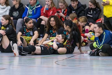 Bild 244 - B2 Loewinnen Cup